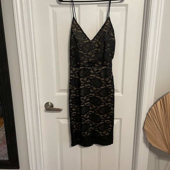 Black lace midi dress - Picture 3 of 5